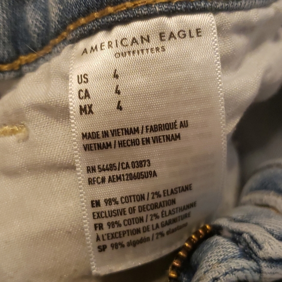 Shorts - Picture 2 of 3